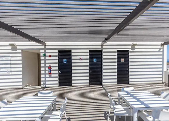 New 2 Bedroom Right Next To The - Pool Ferienhaus